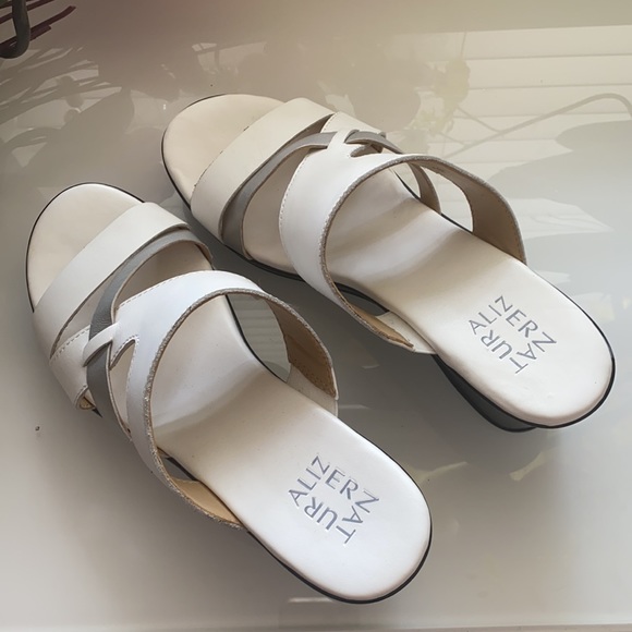 NATURALIZER Vivy Slide Wedge Sandals - Picture 3 of 8